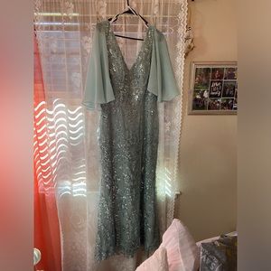 Mother of the bride/groom dress
